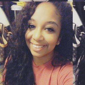 Meet your Posher, Monique